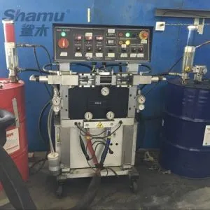 Poliuriya materiallarini purkash mashinasi